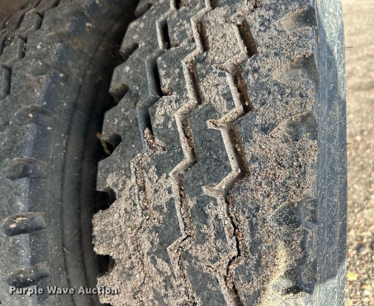 image for item DQ3169 1967 International Loadstar 1600 grain truck