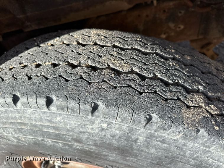 image for item DQ3169 1967 International Loadstar 1600 grain truck