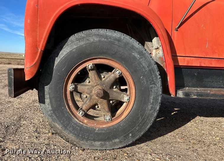 image for item DQ3169 1967 International Loadstar 1600 grain truck