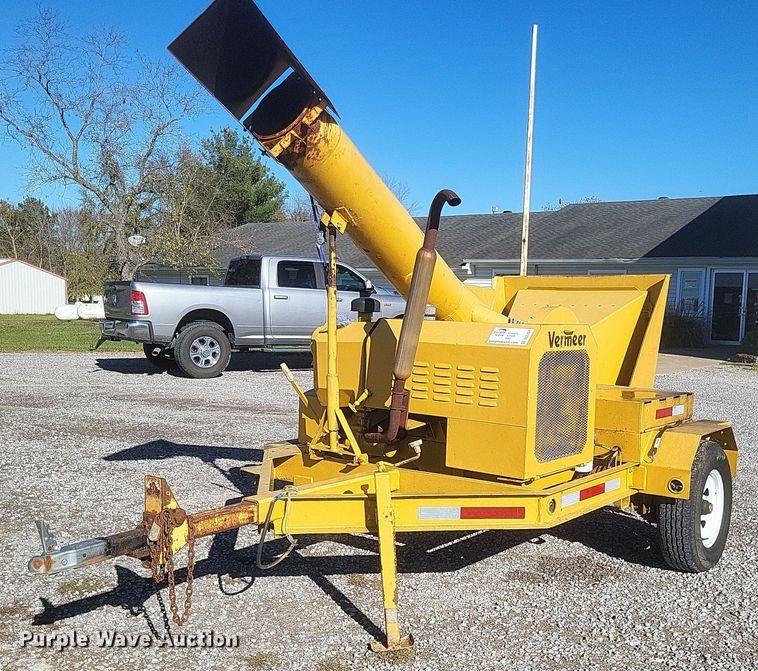 image for item DQ3764 1990 Vermeer 1600A wood chipper