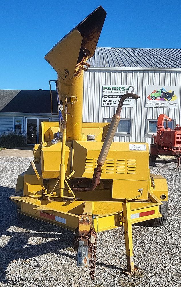 image for item DQ3764 1990 Vermeer 1600A wood chipper