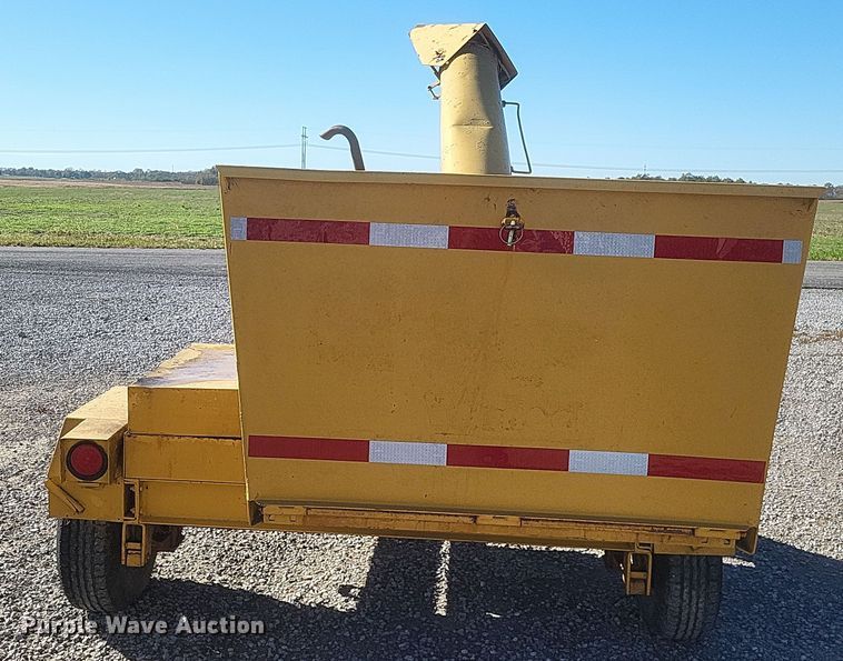 image for item DQ3764 1990 Vermeer 1600A wood chipper