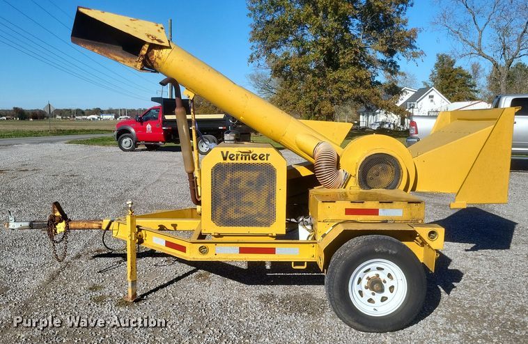 image for item DQ3764 1990 Vermeer 1600A wood chipper
