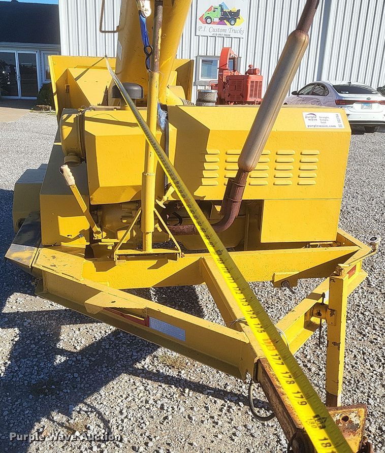image for item DQ3764 1990 Vermeer 1600A wood chipper