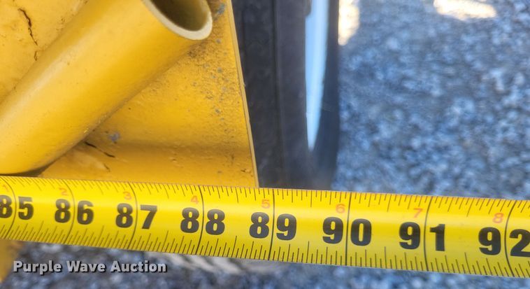 image for item DQ3764 1990 Vermeer 1600A wood chipper