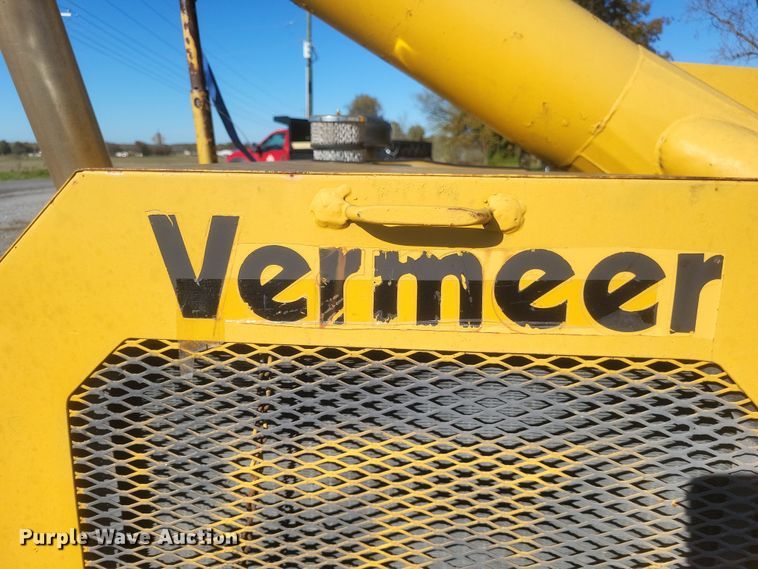 image for item DQ3764 1990 Vermeer 1600A wood chipper