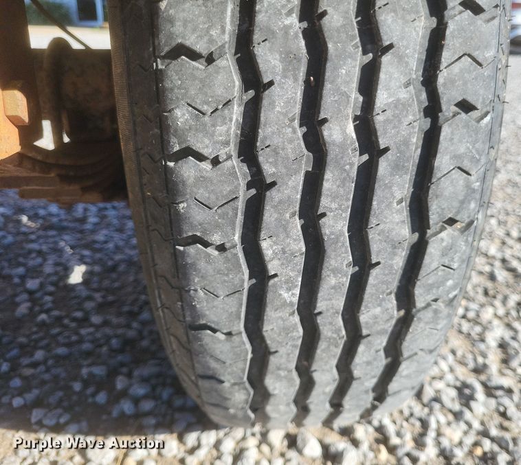 image for item DQ3764 1990 Vermeer 1600A wood chipper