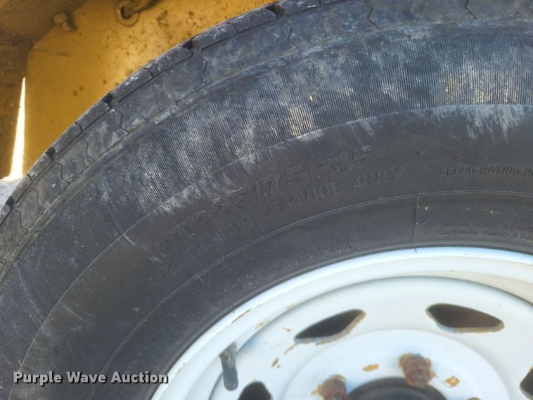 image for item DQ3764 1990 Vermeer 1600A wood chipper