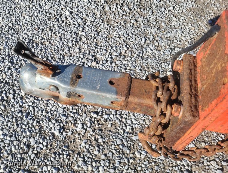 image for item DQ3765 1990 Eeger Beever 290 wood chipper