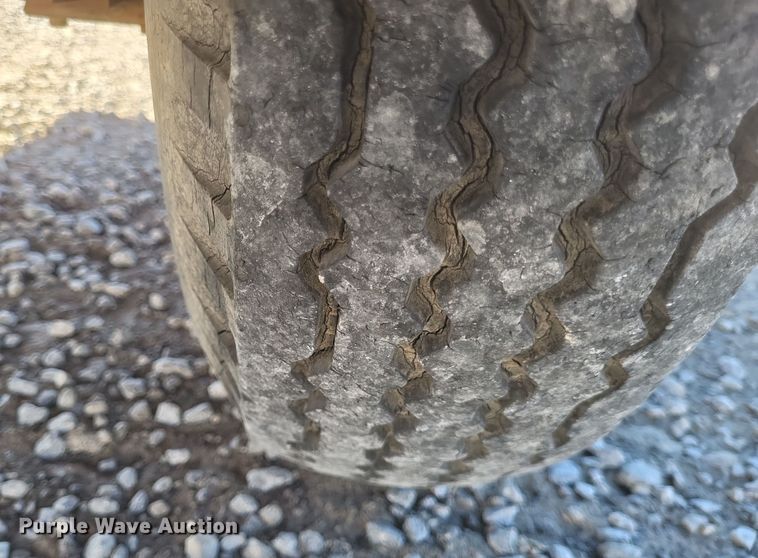 image for item DQ3765 1990 Eeger Beever 290 wood chipper