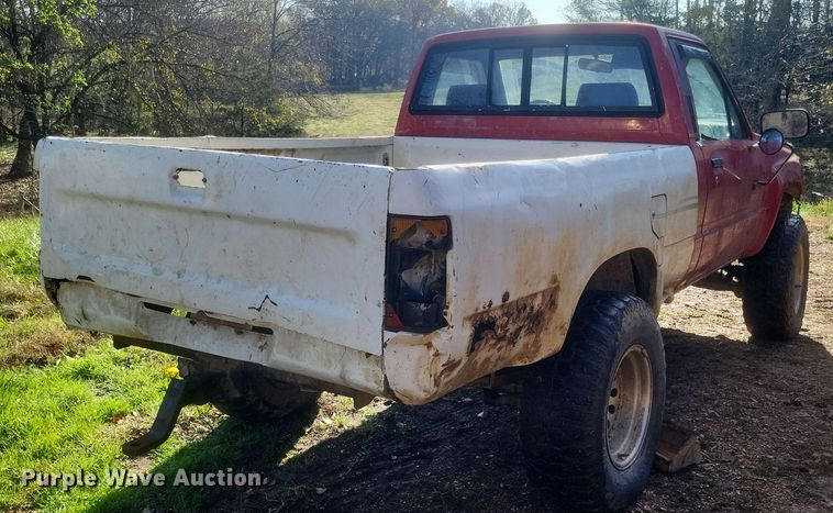 image for item DQ3777 1987 Toyota Tacoma pickup truck