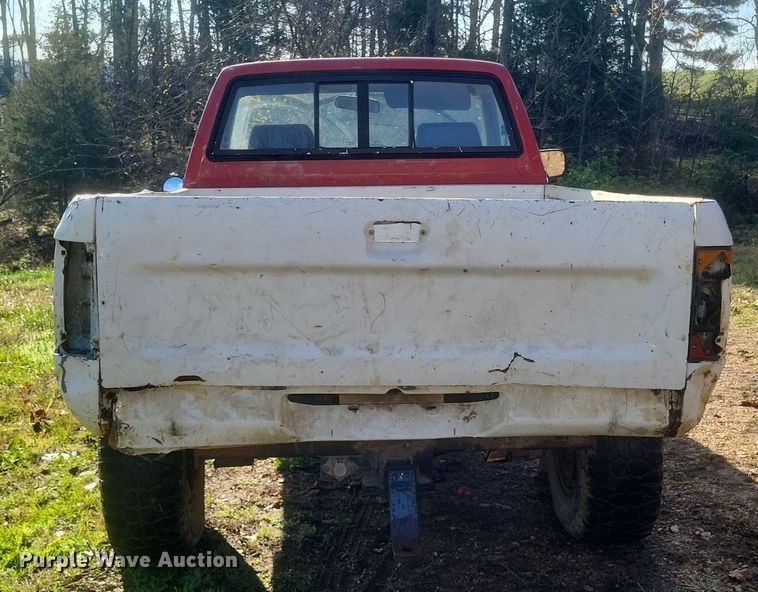 image for item DQ3777 1987 Toyota Tacoma pickup truck