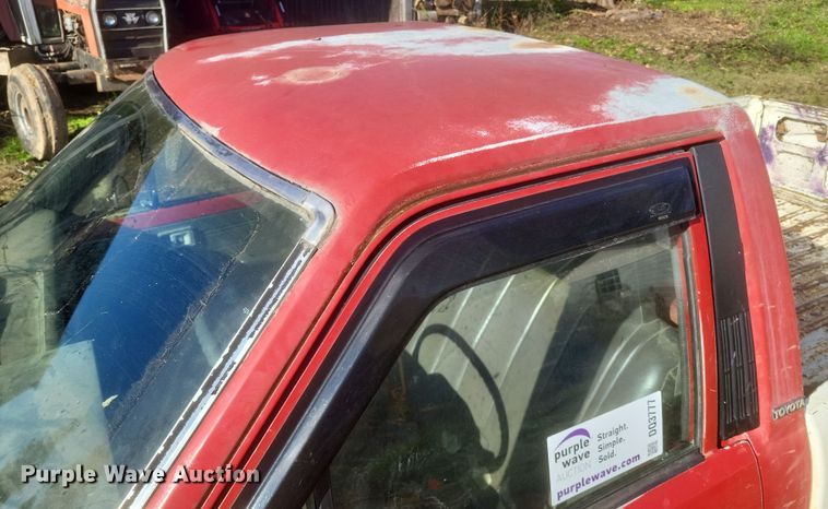 image for item DQ3777 1987 Toyota Tacoma pickup truck