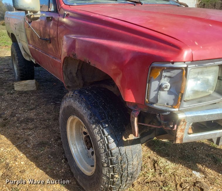 image for item DQ3777 1987 Toyota Tacoma pickup truck