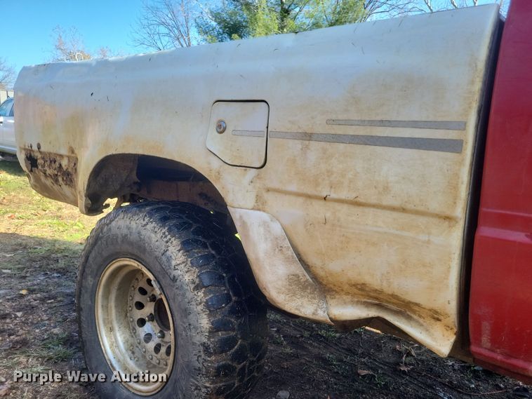 image for item DQ3777 1987 Toyota Tacoma pickup truck