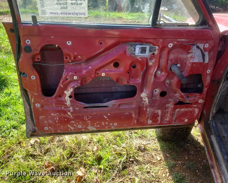 image for item DQ3777 1987 Toyota Tacoma pickup truck