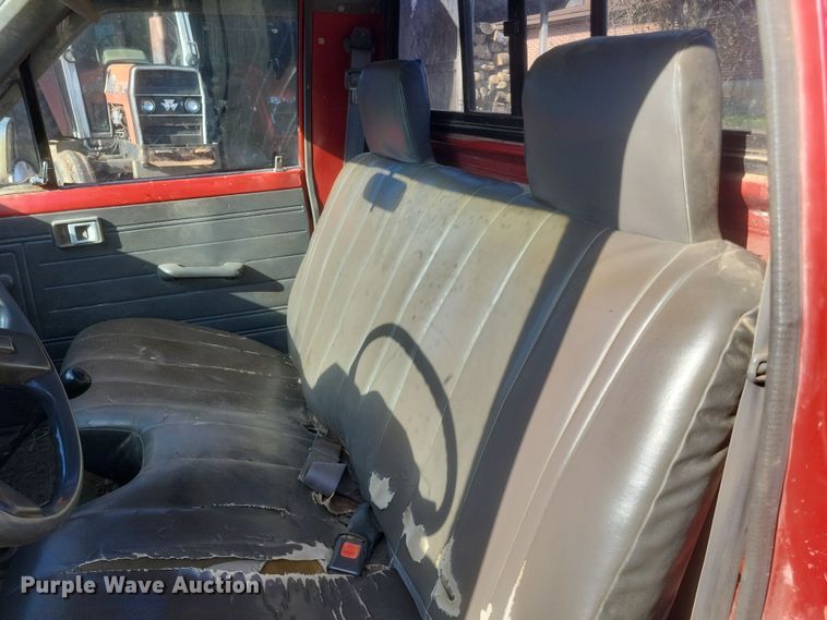 image for item DQ3777 1987 Toyota Tacoma pickup truck