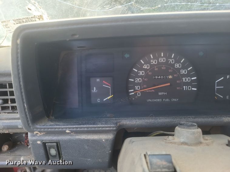 image for item DQ3777 1987 Toyota Tacoma pickup truck