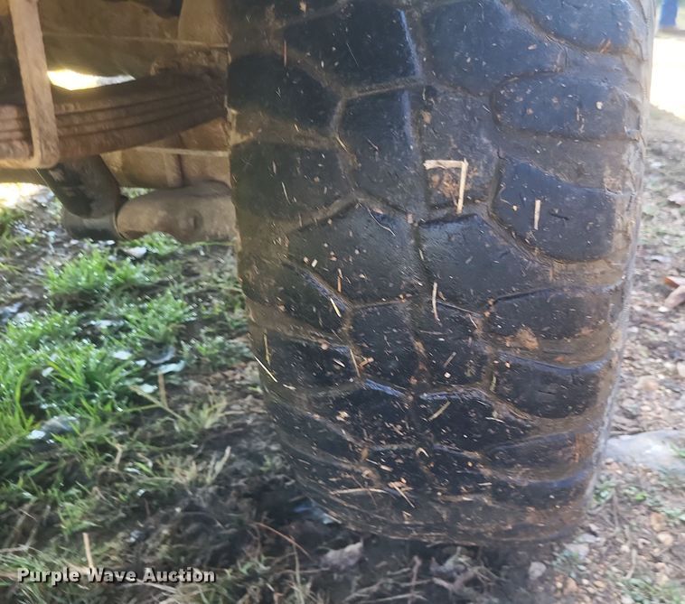 image for item DQ3777 1987 Toyota Tacoma pickup truck