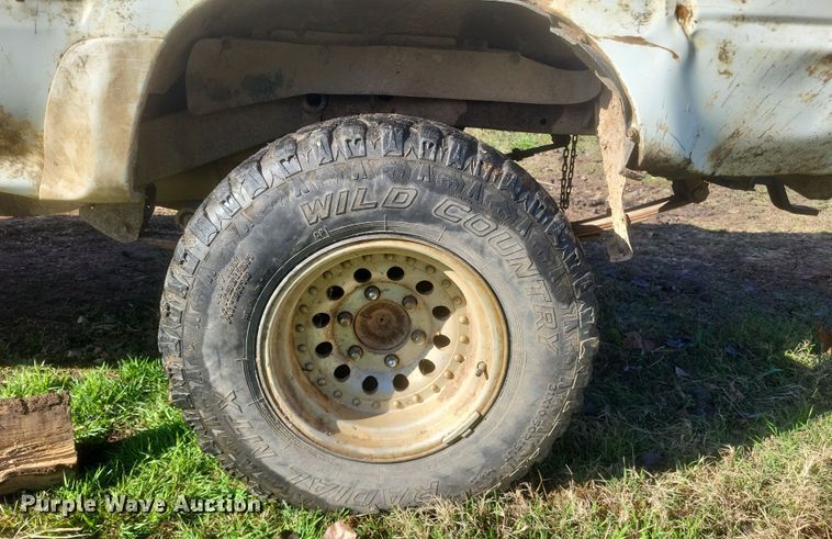 image for item DQ3777 1987 Toyota Tacoma pickup truck