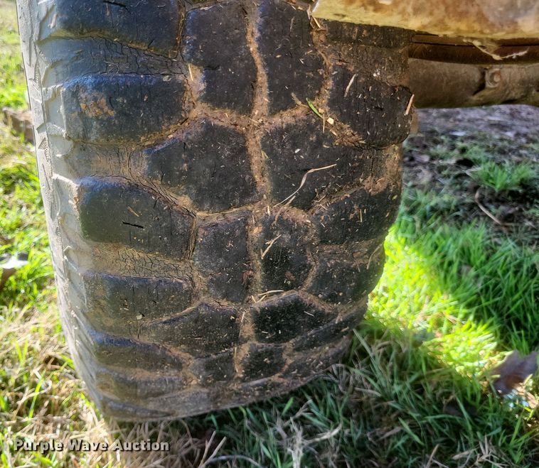 image for item DQ3777 1987 Toyota Tacoma pickup truck