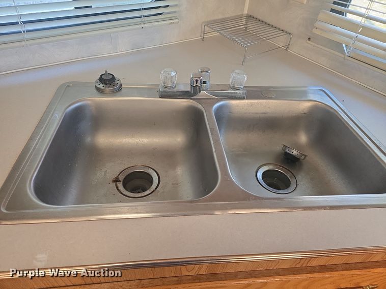 image for item DQ5345 1995 Coachmen 285RK FW camper