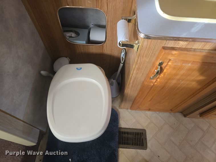 image for item DQ5345 1995 Coachmen 285RK FW camper