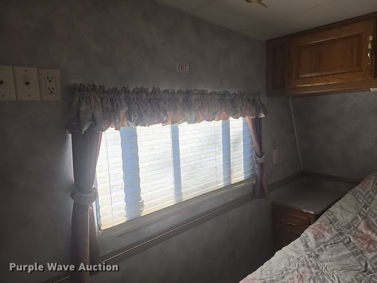 image for item DQ5345 1995 Coachmen 285RK FW camper