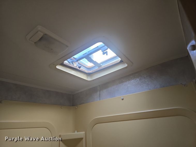 image for item DQ5345 1995 Coachmen 285RK FW camper