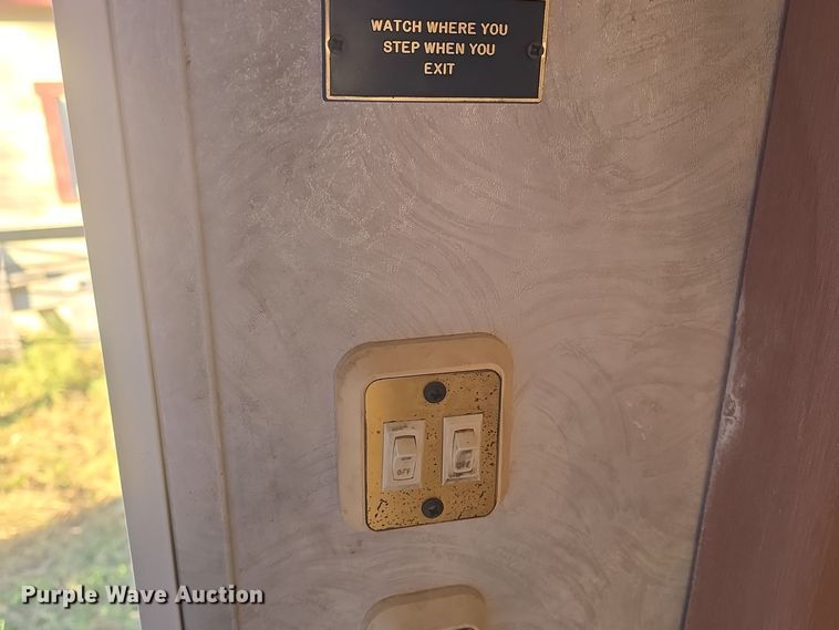 image for item DQ5345 1995 Coachmen 285RK FW camper