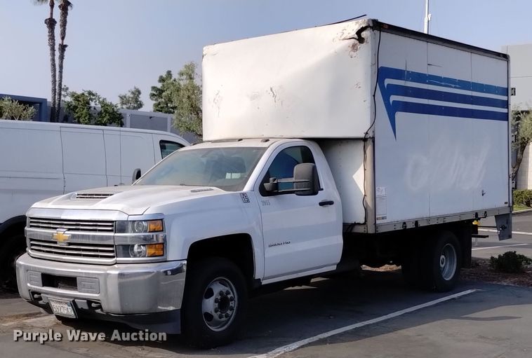 image for item DQ6177 2018 Chevrolet Silverado 3500HD box truck