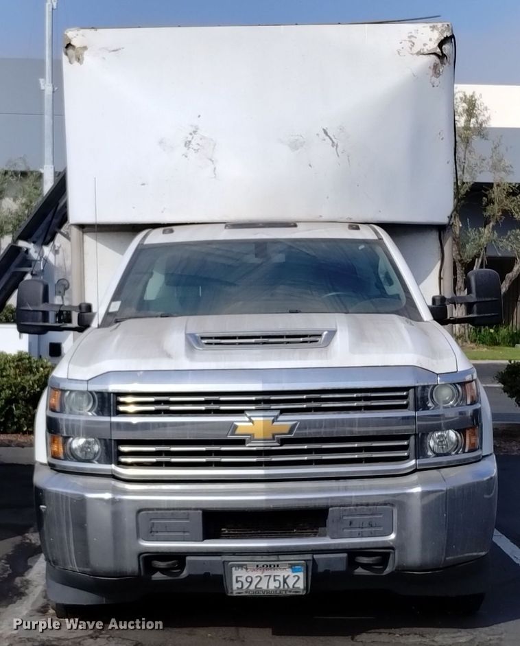 image for item DQ6177 2018 Chevrolet Silverado 3500HD box truck