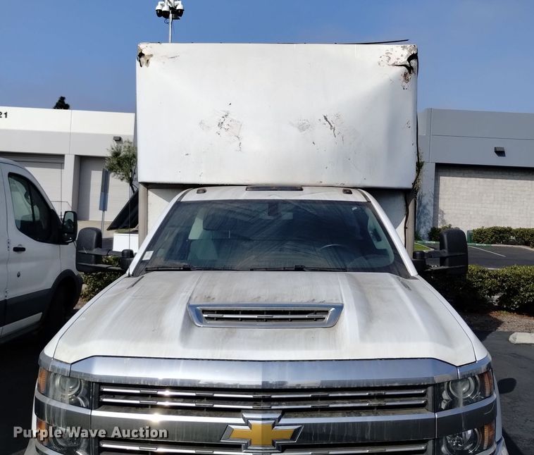 image for item DQ6177 2018 Chevrolet Silverado 3500HD box truck