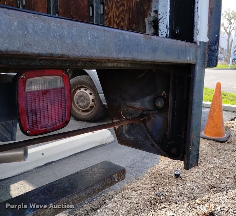 image for item DQ6177 2018 Chevrolet Silverado 3500HD box truck