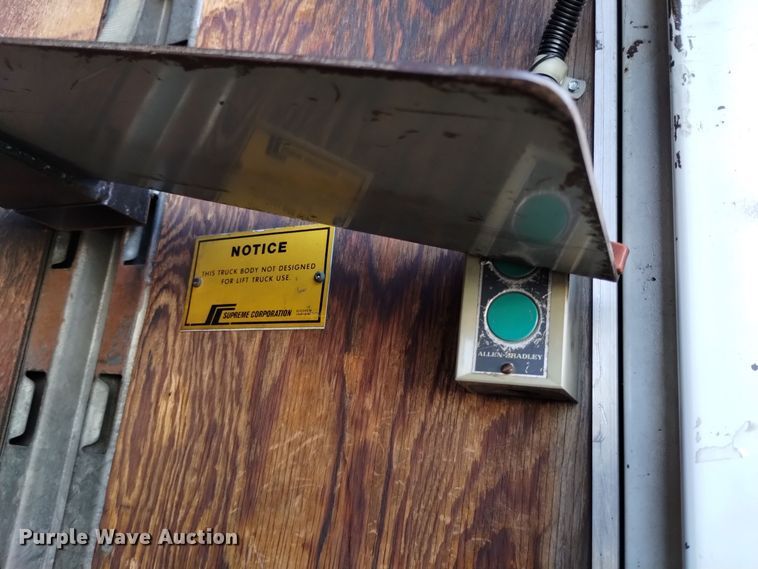 image for item DQ6177 2018 Chevrolet Silverado 3500HD box truck