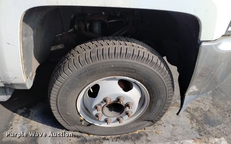 image for item DQ6177 2018 Chevrolet Silverado 3500HD box truck