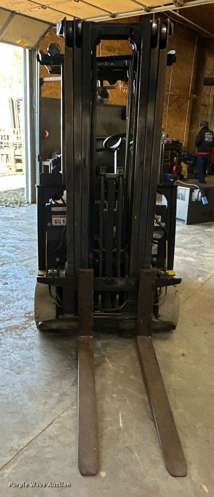 image for item DS3147 Yale forklift
