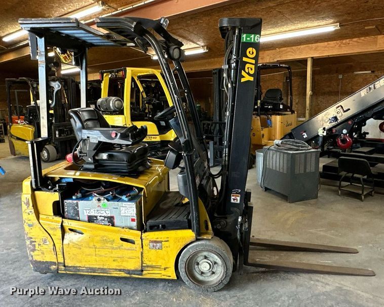 image for item DS3147 Yale forklift