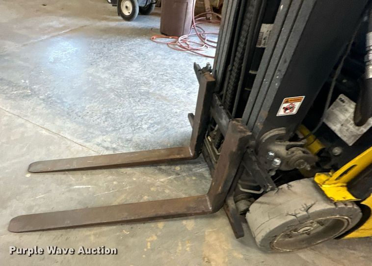 image for item DS3147 Yale forklift