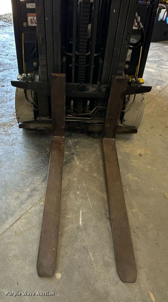 image for item DS3147 Yale forklift
