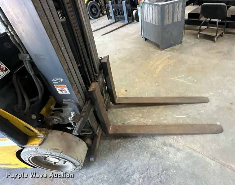 image for item DS3147 Yale forklift