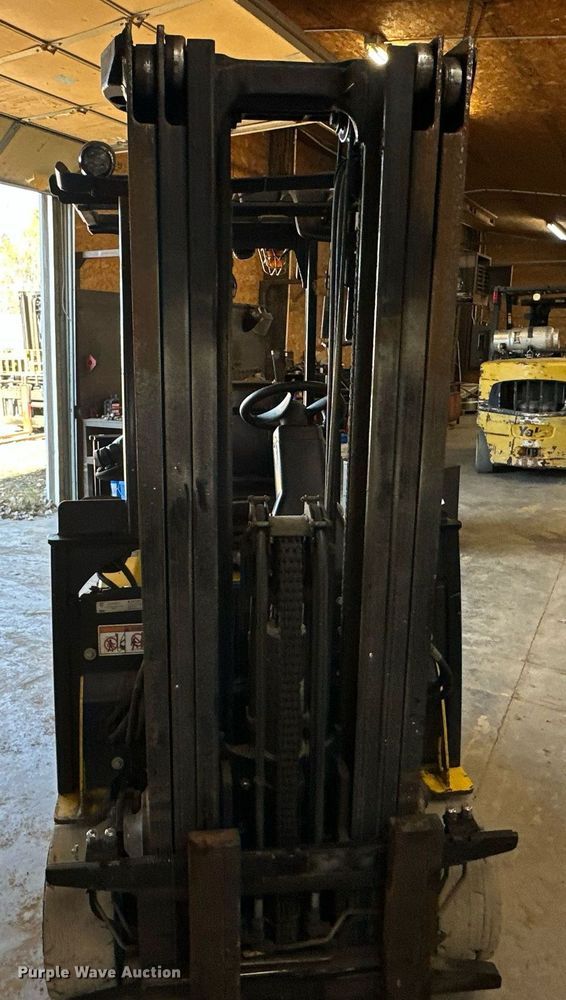 image for item DS3147 Yale forklift