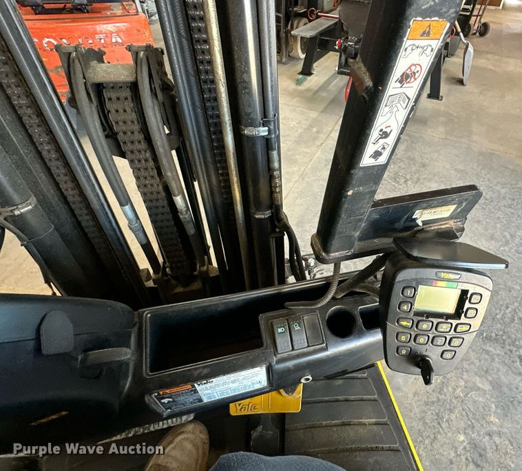 image for item DS3147 Yale forklift