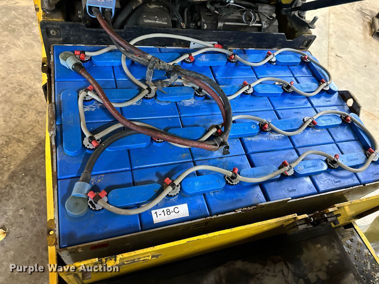 image for item DS3147 Yale forklift