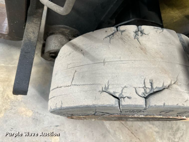 image for item DS3147 Yale forklift