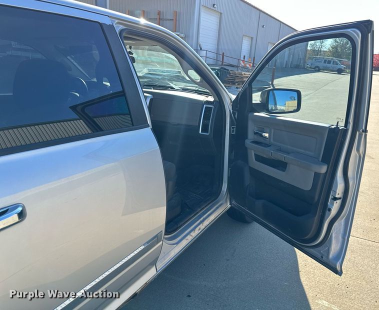 image for item DS3195 2009 Dodge Ram 1500 Crew Cab pickup truck