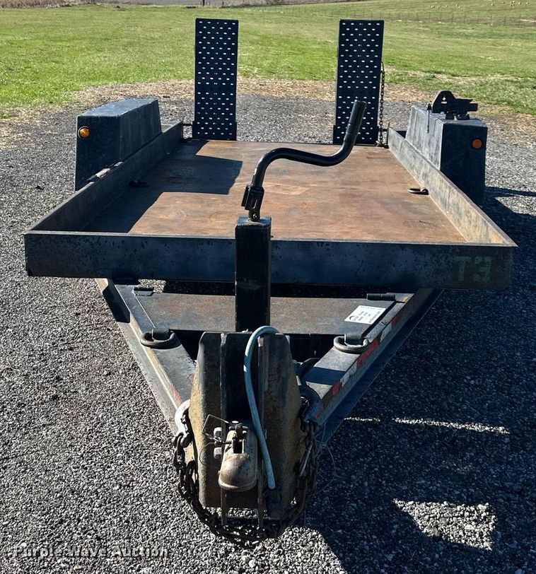 image for item DS3199 2004 Tow Master equipment trailer