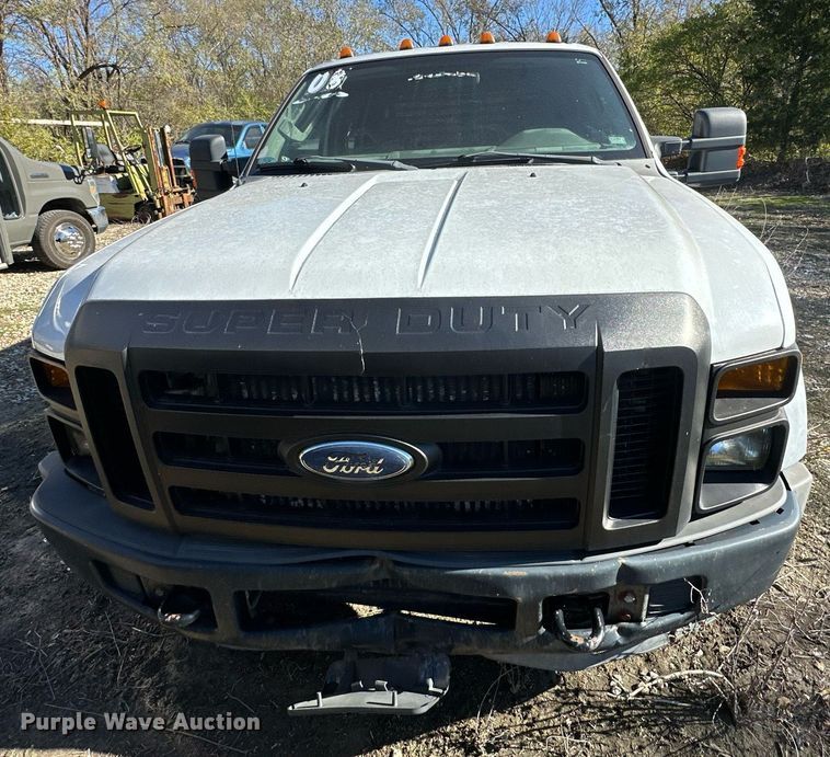 image for item DS3208 2008 Ford F450 Super Duty Crew Cab flatbed truck