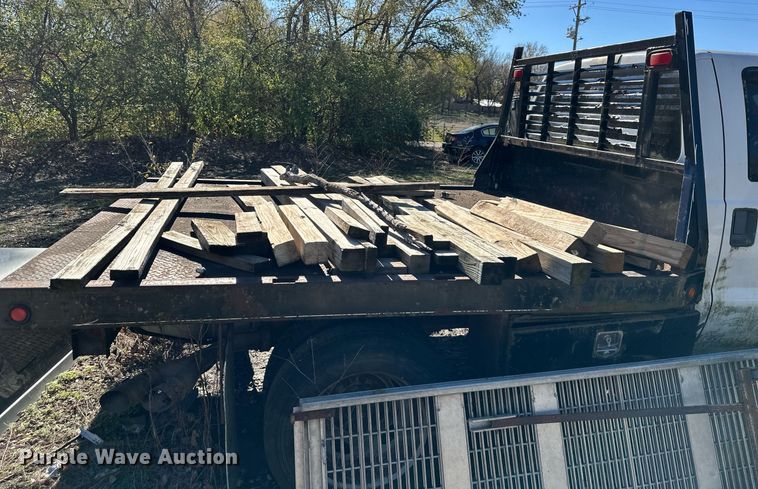 image for item DS3208 2008 Ford F450 Super Duty Crew Cab flatbed truck