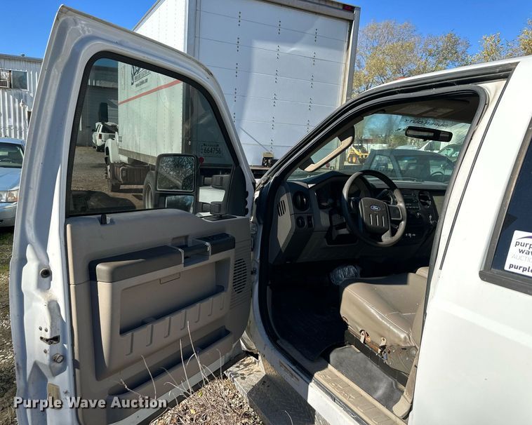 image for item DS3208 2008 Ford F450 Super Duty Crew Cab flatbed truck